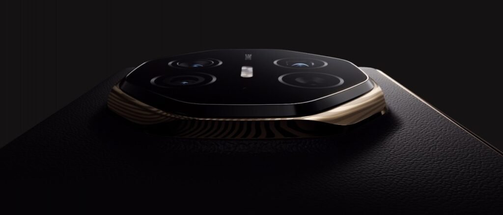 Huawei Mate XT camera